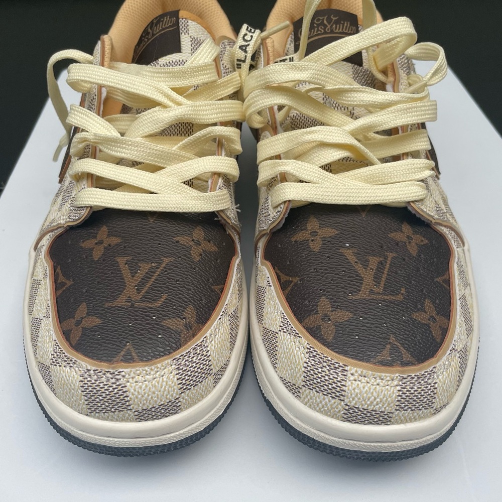 Louis Vuitton Men’s Low-Top Sneakers in Beige/Brown - Picture 5 of 11